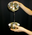 acqua dalle tazze alluminio,giochi di prestigio,trucchi magia